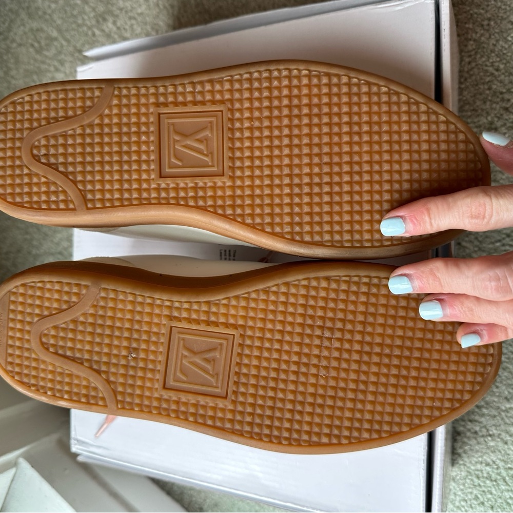 Louis Vuitton White and Pink Women's Sneakers - Picture 2 of 2